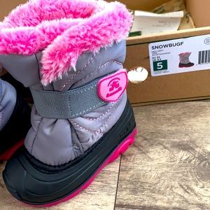 Toddler size 5 Kamik boots!